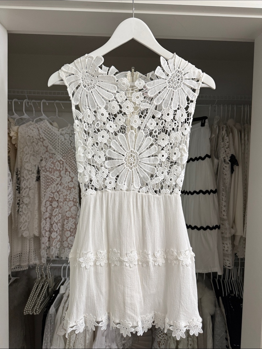 SELFIE LESLIE White Floral Crochet Bodice Tiered Mini Romper Dress XXS XS 00